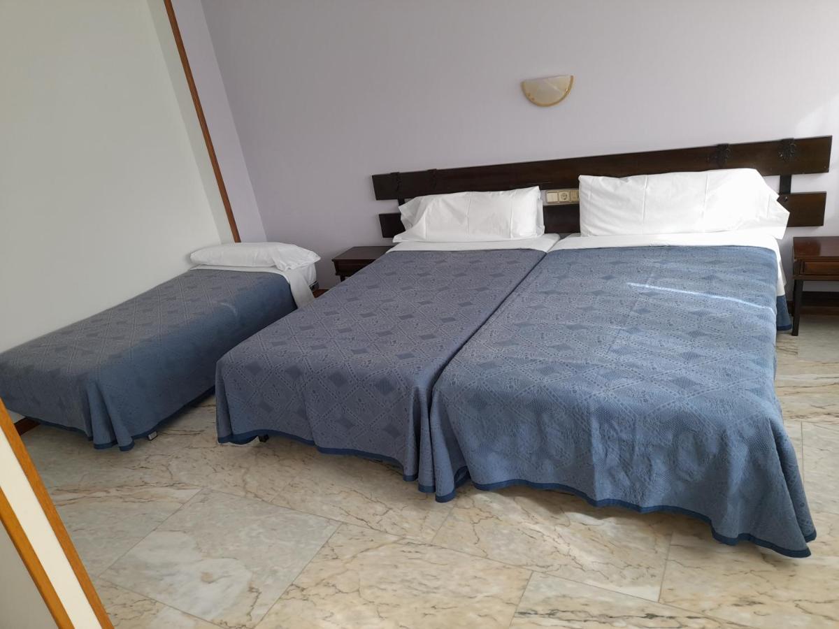 Hotel Os Carballos Сіґуейро Екстер'єр фото