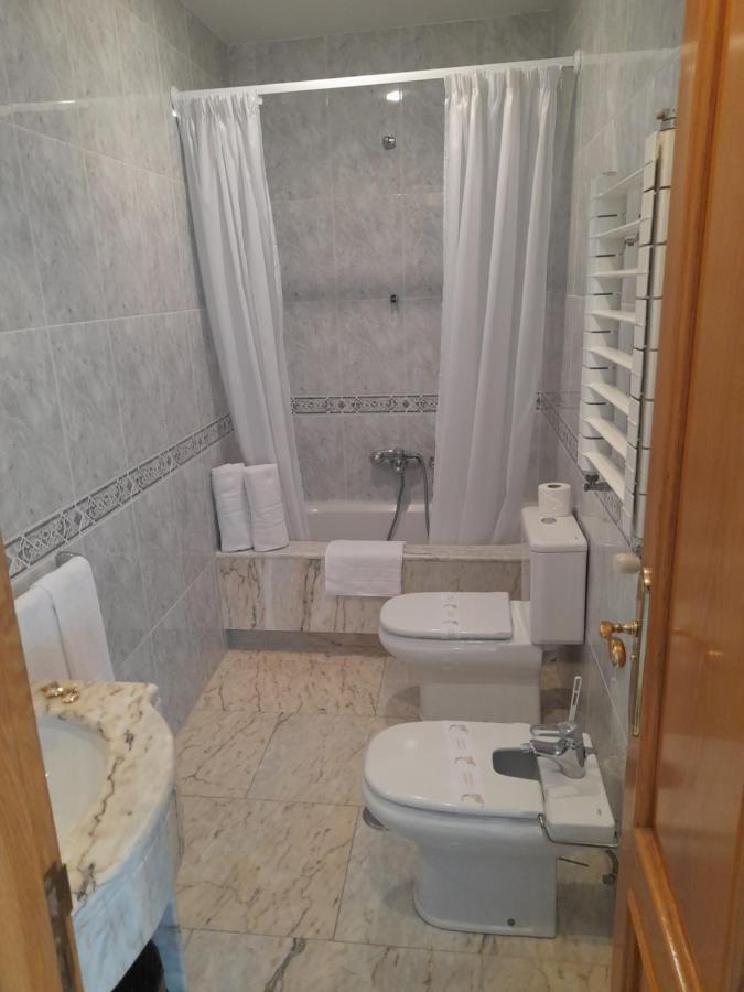 Hotel Os Carballos Сіґуейро Екстер'єр фото