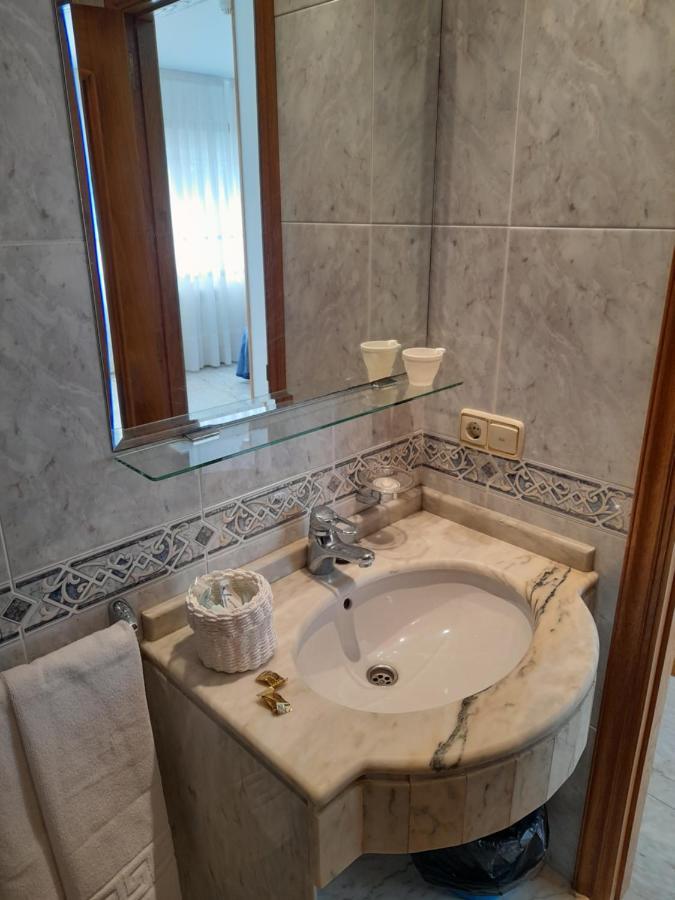 Hotel Os Carballos Сіґуейро Екстер'єр фото