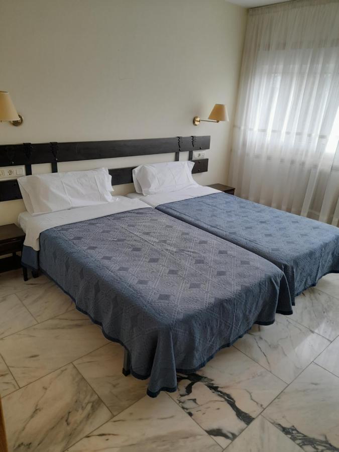 Hotel Os Carballos Сіґуейро Екстер'єр фото