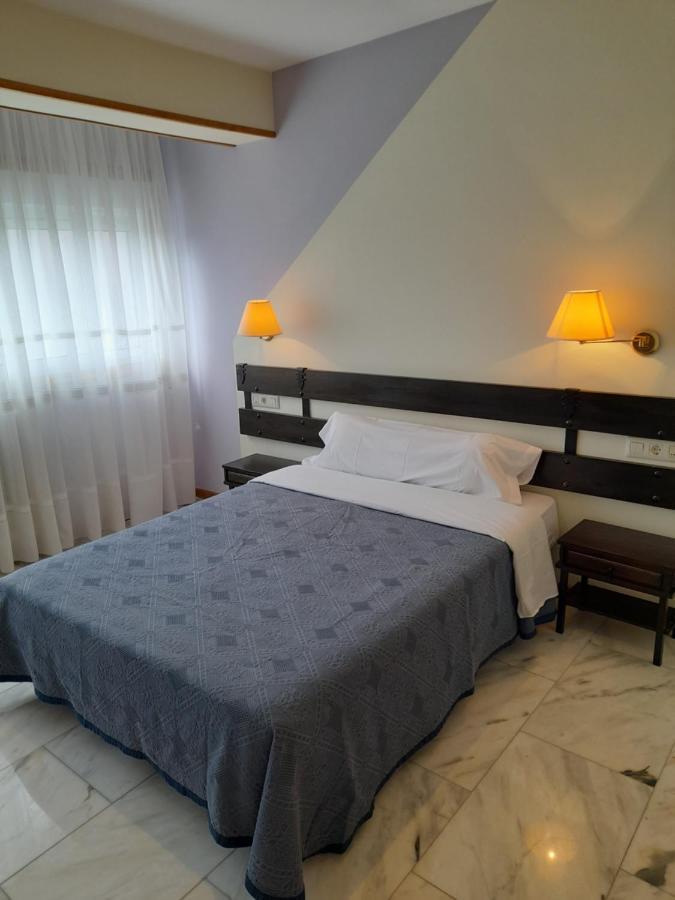 Hotel Os Carballos Сіґуейро Екстер'єр фото